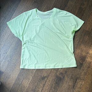 Athleta lightweight tee. Pale lime green.